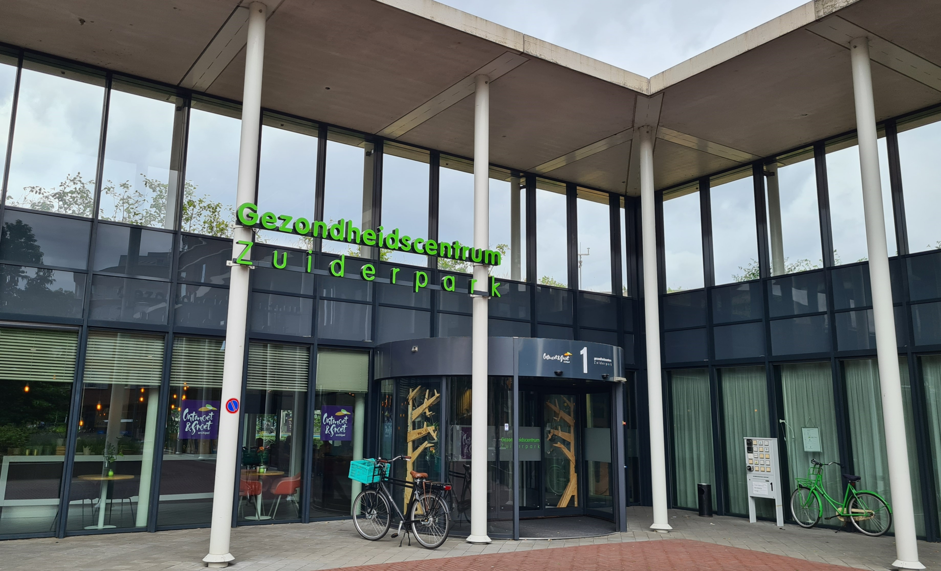 Vooraanzicht Gezondheidscentrum Zuiderpark